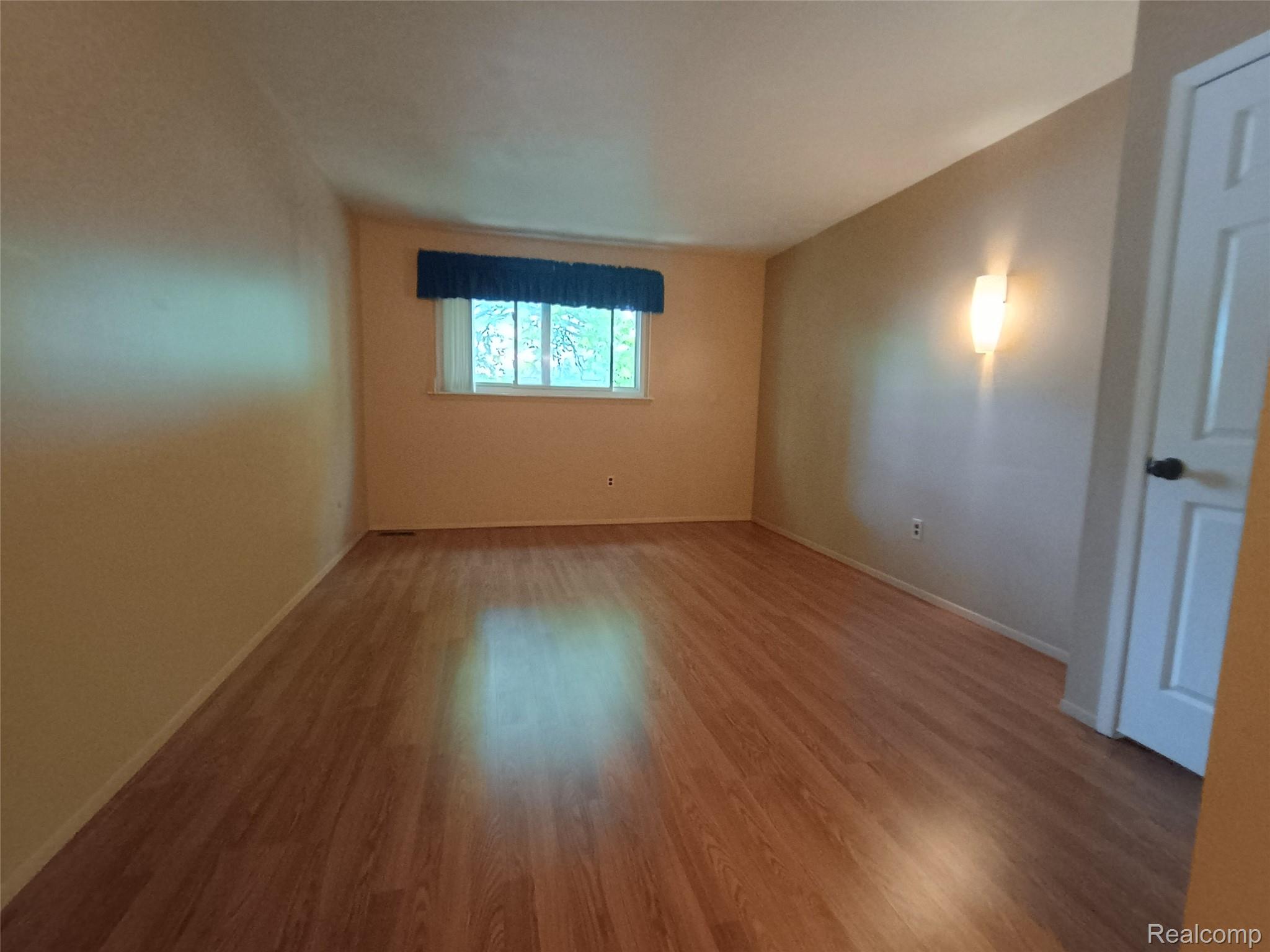 112 Stratford Lane Rochester, MI 48309 - Photo 18 of 37 17-f3cdb80b357797a27ea602a2d3ed423c.jpg