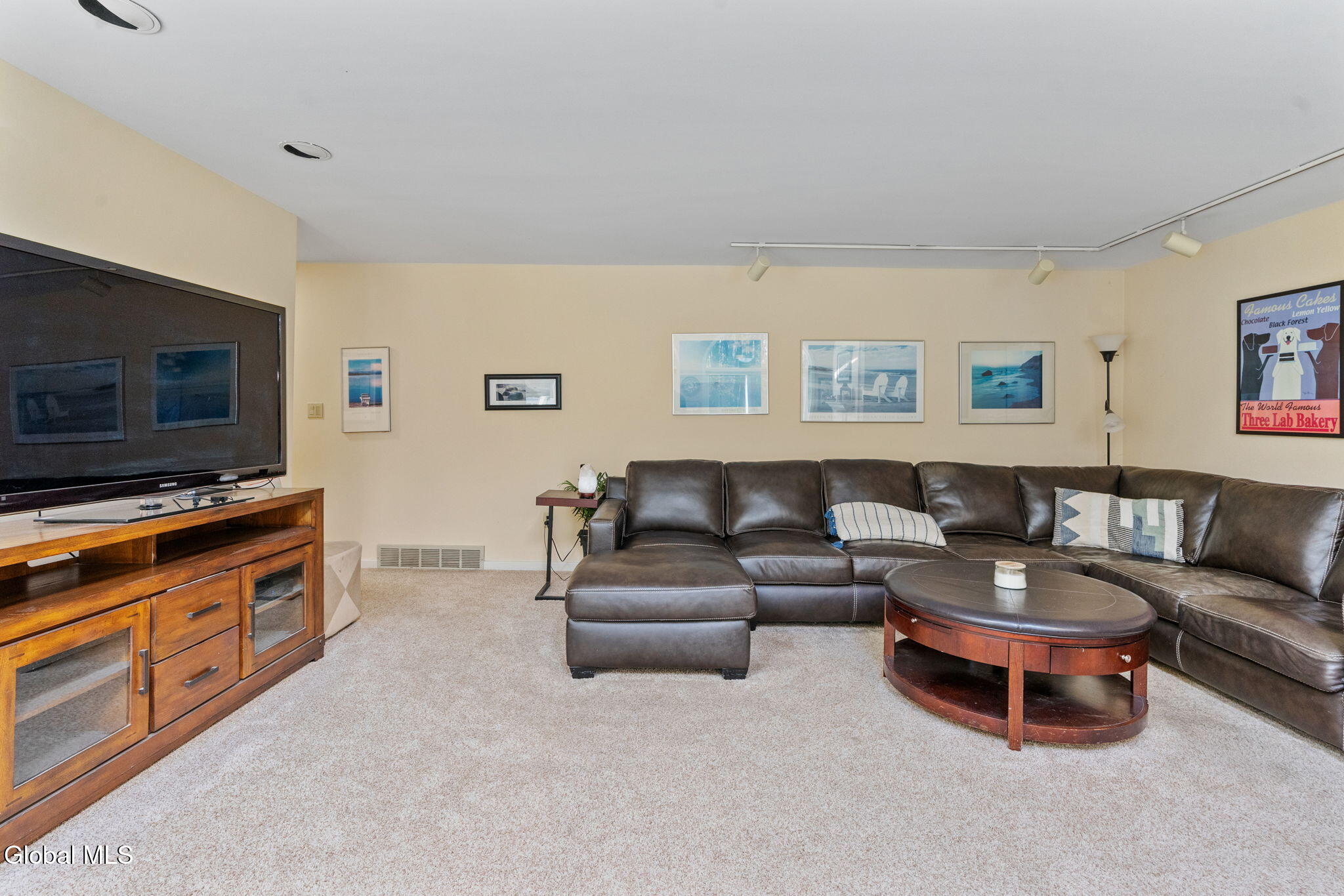 1226 Hempstead Road Niskayuna, NY 12309 - Photo 25 of 54 34-web-or-mls-1226-hempstead-rd