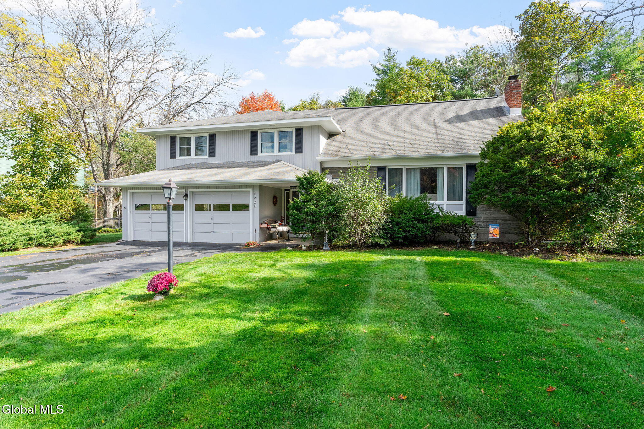 1226 Hempstead Road Niskayuna, NY 12309 - Photo 3 of 54 3-web-or-mls-1226-hempstead-rd