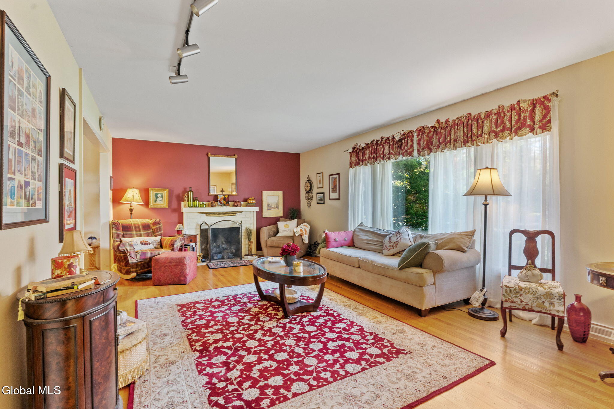 1226 Hempstead Road Niskayuna, NY 12309 - Photo 4 of 54 21-web-or-mls-1226-hempstead-rd