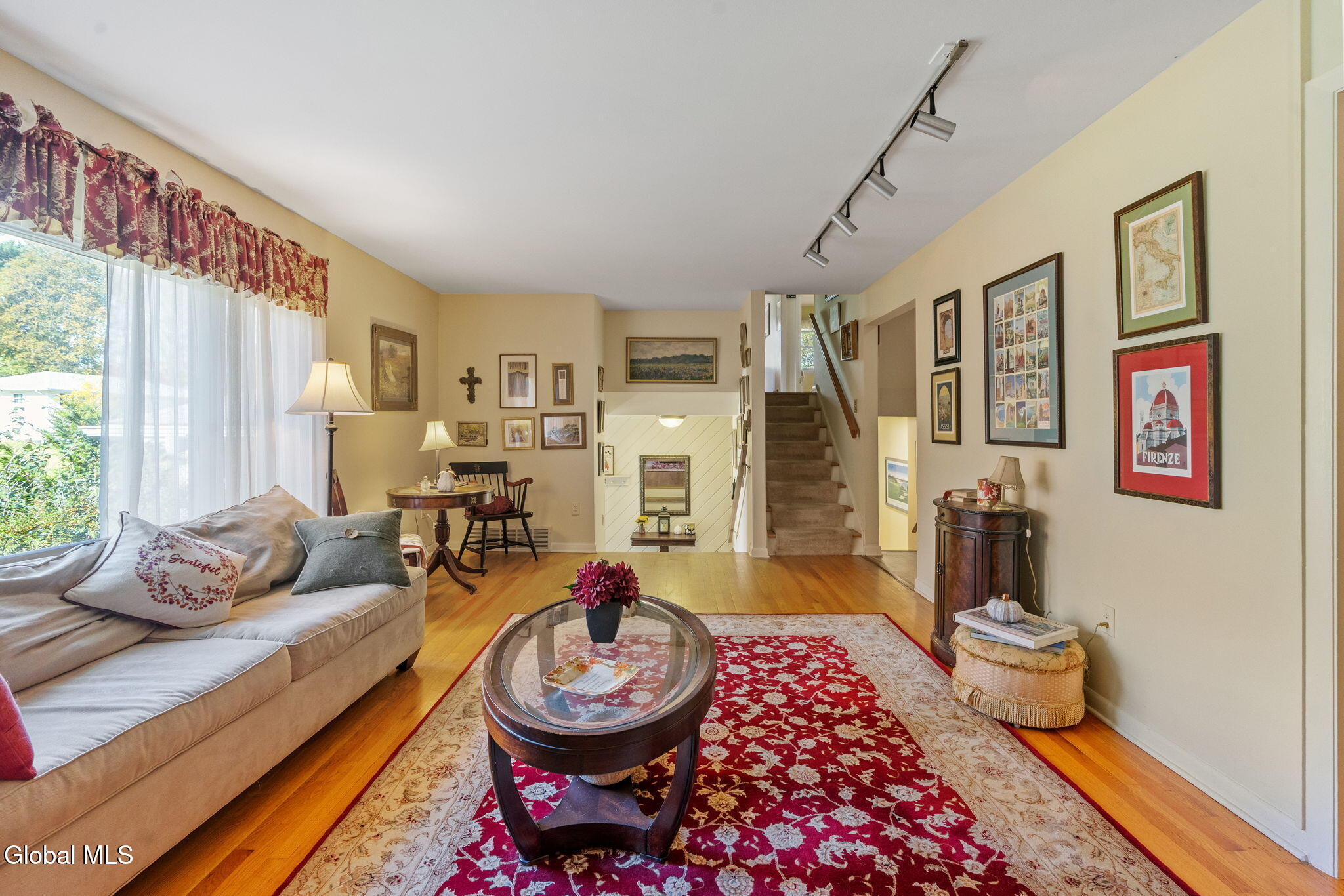 1226 Hempstead Road Niskayuna, NY 12309 - Photo 6 of 54 22-web-or-mls-1226-hempstead-rd