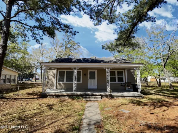 $1,550 | 1505 Bowen Avenue, Ocean Springs, MS 39564