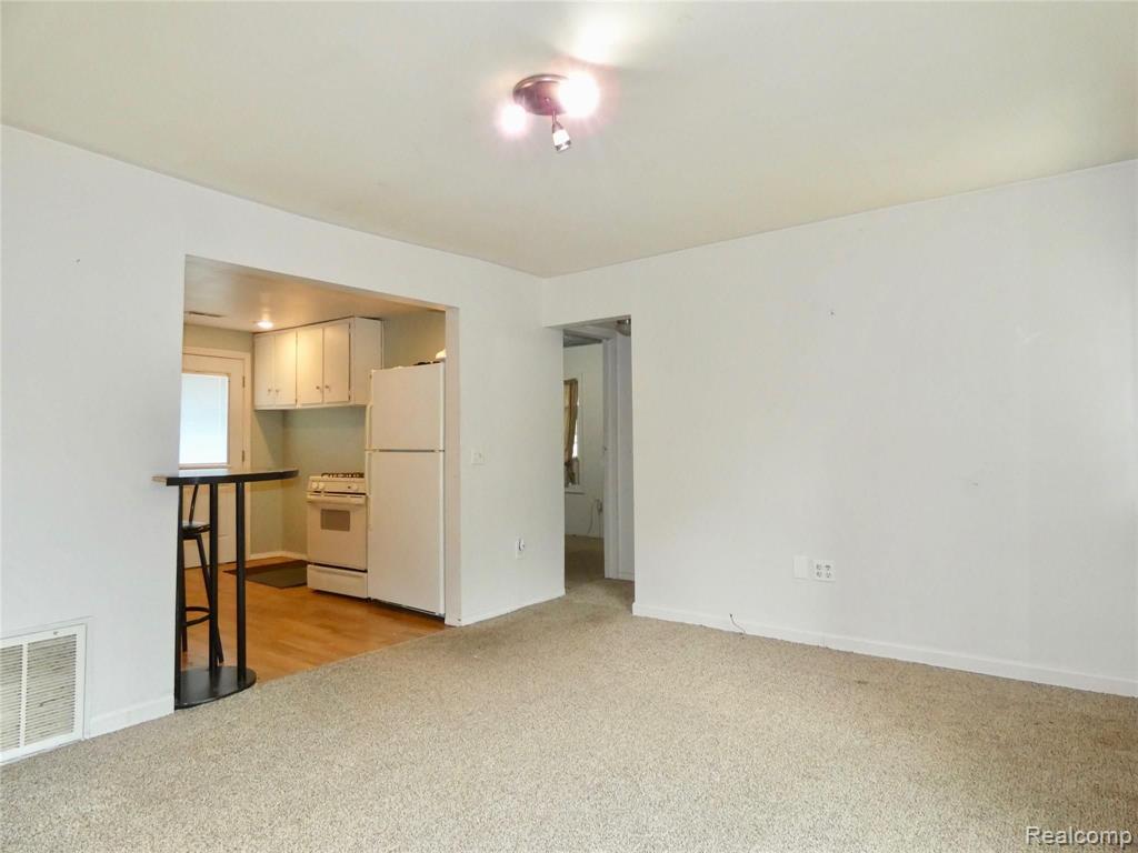 21332 Dix Toledo Road Woodhaven, MI 48183 - Photo 17 of 33