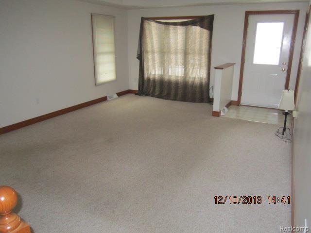 4352 Newark Road Attica, MI 48412 - Photo 2 of 14 4352_Newark_living_room_(2).jpg