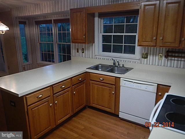 17408 Cherokee Lane Olney, MD 20832 - Photo 13 of 22 Kitchen