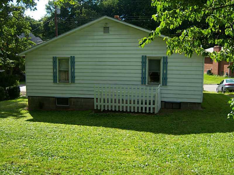 615 Adams Street Rochester, PA 15074 - Photo 13 of 13 Exterior Back.
