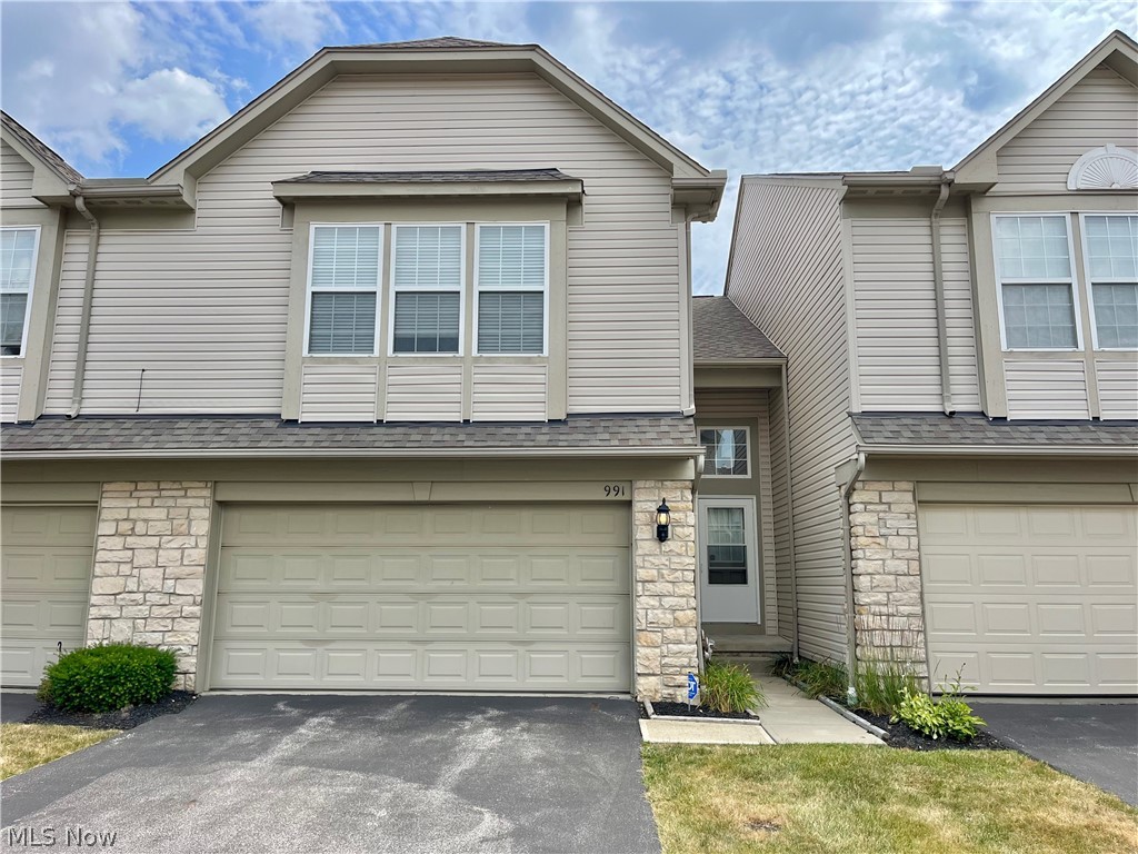991 Croghan Way Akron, OH 44321 - Photo 1 of 25 991 Croghan Way