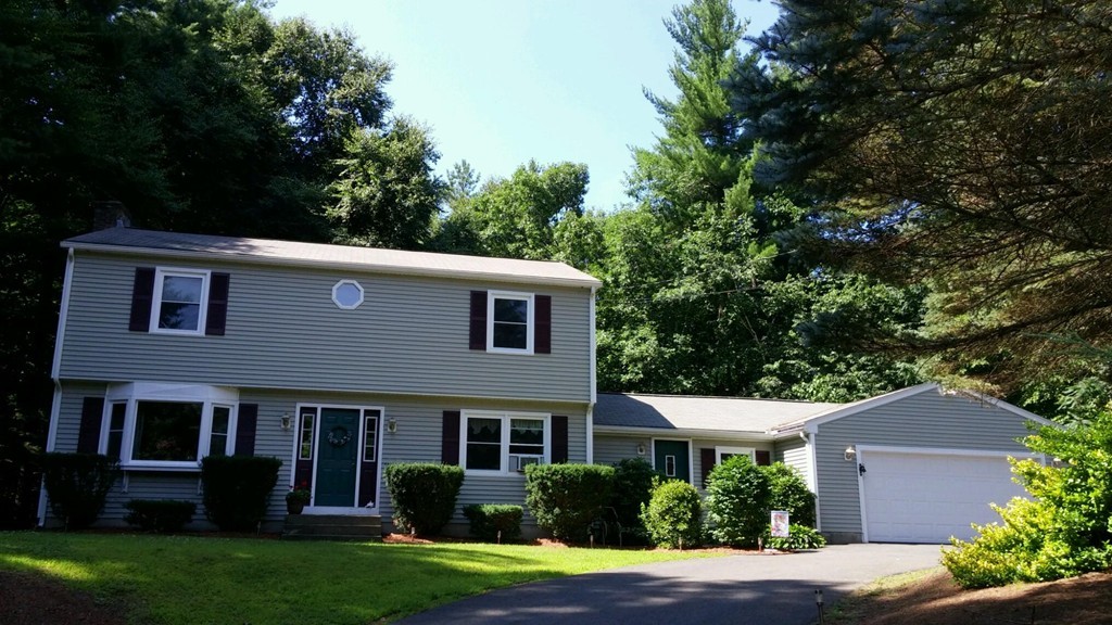 20 Castle Hill Road Westfield, MA 01085 - Photo 1 of 19 Gallery Image 1