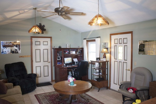 20 Castle Hill Road Westfield, MA 01085 - Photo 2 of 19 Gallery Image 2