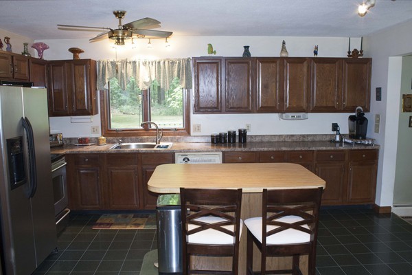 20 Castle Hill Road Westfield, MA 01085 - Photo 5 of 19 Gallery Image 5