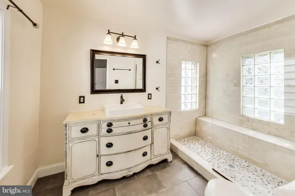 $4,200 | 1917 Lincoln Road Northeast, Washington, DC 20002