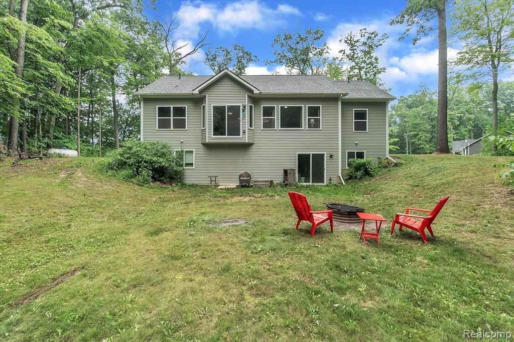 5560 Hartland Road Fenton, MI 48430 - Photo 28 of 41