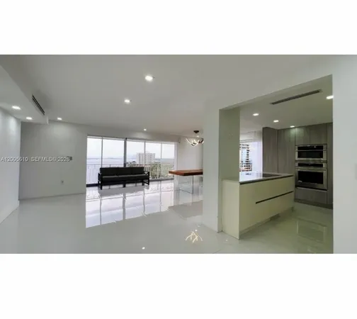 $3,800 | 11111 Biscayne Boulevard, Unit 1815, Miami, FL 33181