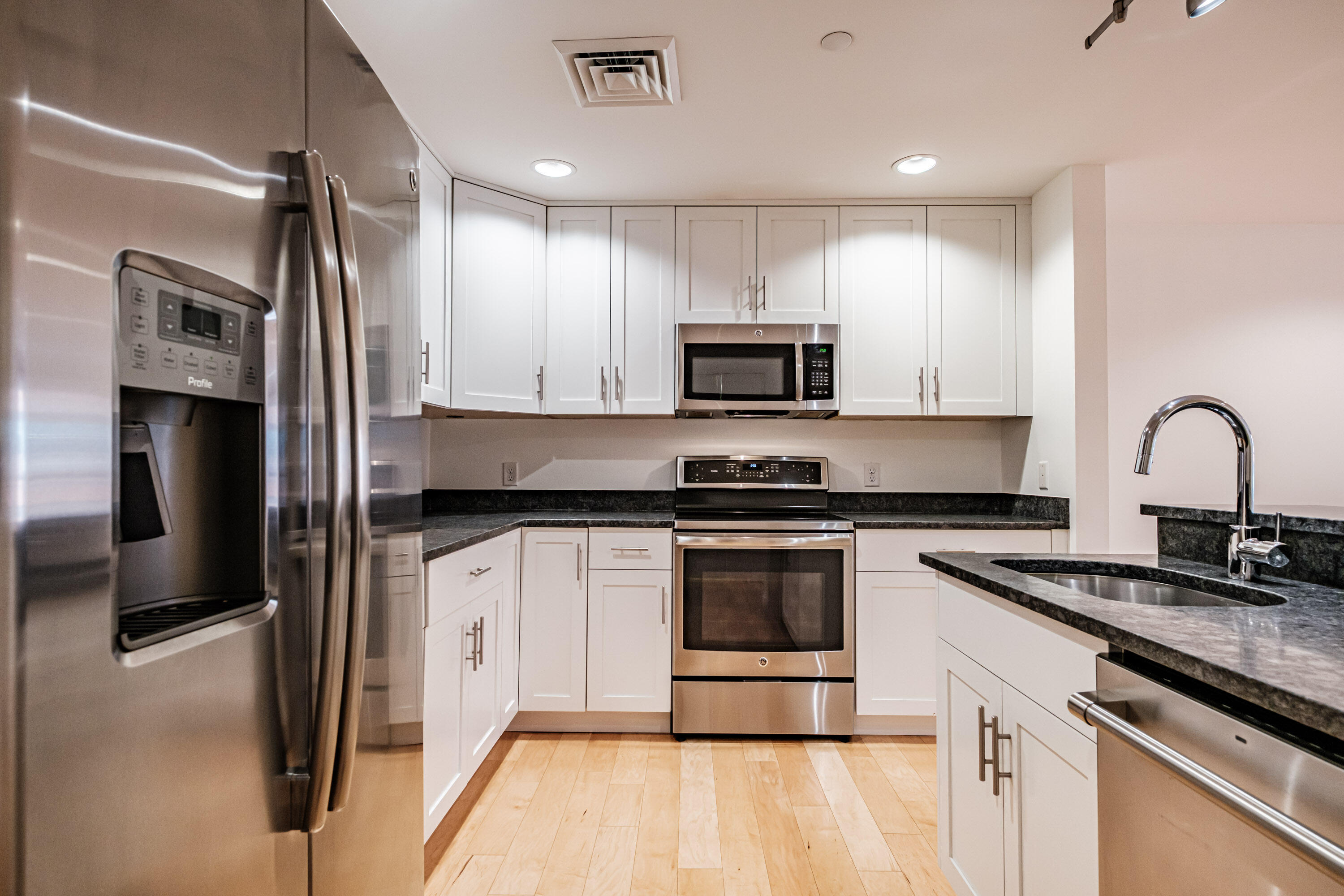 25 High Street, Unit 214 Portland, ME 04101 - Photo 13 of 54 Kitchen