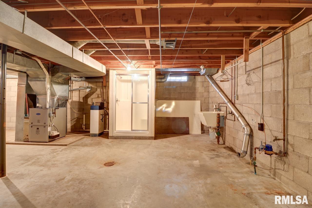 910 2nd Avenue South Clinton, IA 52732 - Photo 28 of 54