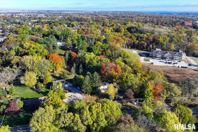 $279,900 | 910 2nd Avenue South, Clinton, IA 52732