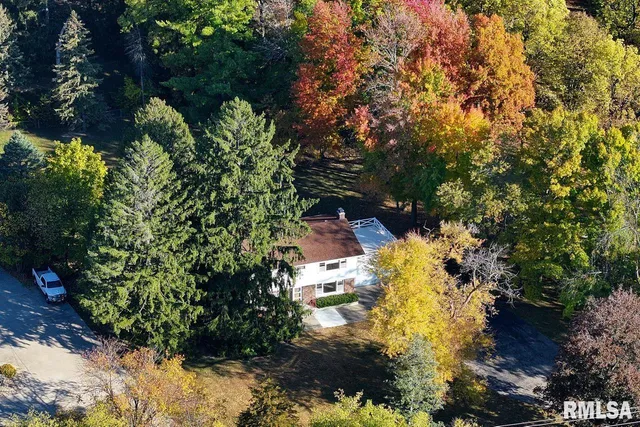 $279,900 | 910 2nd Avenue South, Clinton, IA 52732