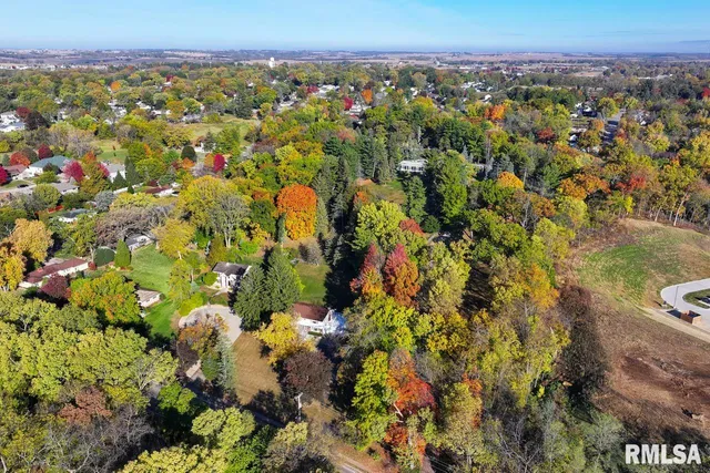 $279,900 | 910 2nd Avenue South, Clinton, IA 52732