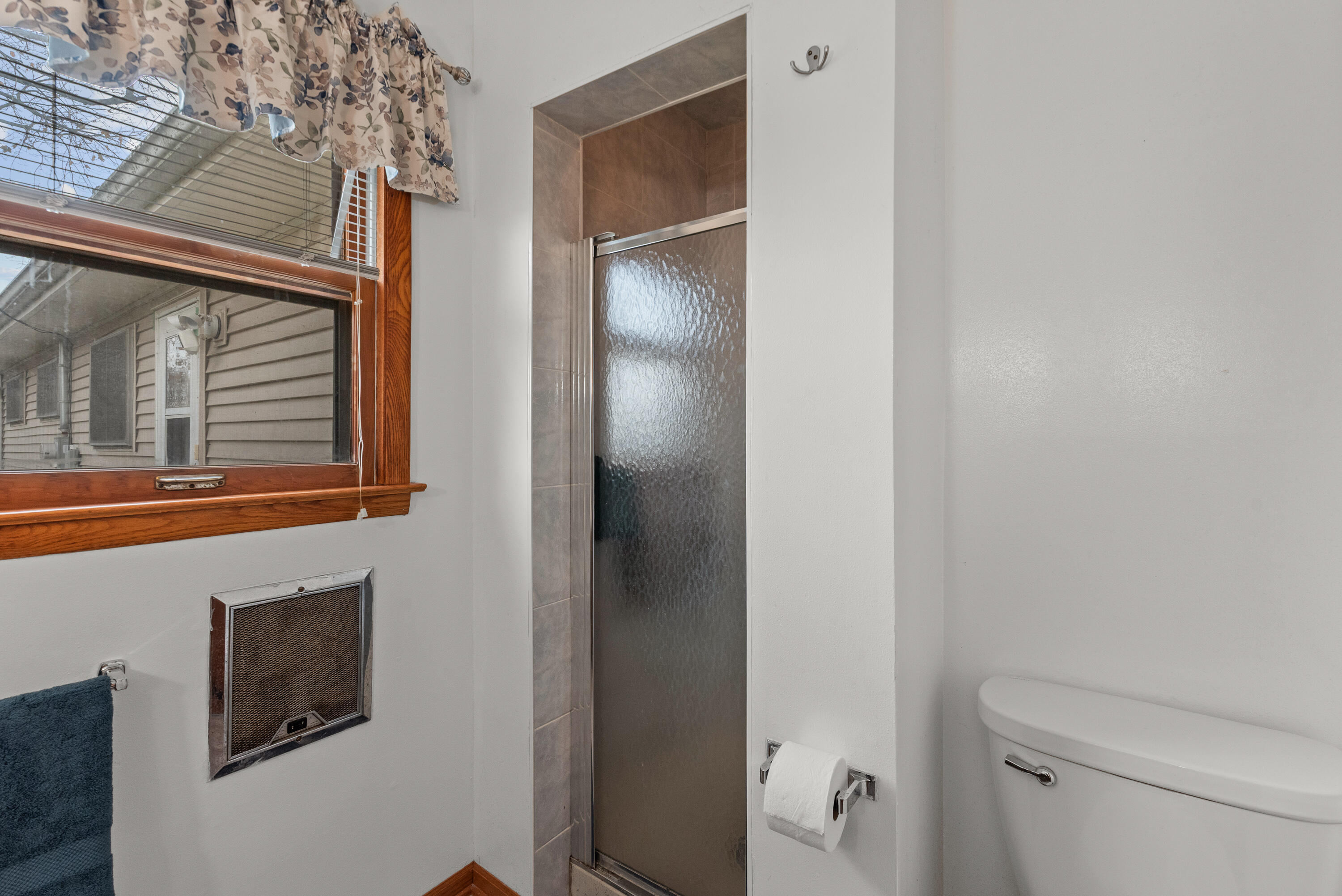 5235 West Dean Road Brown Deer, WI 53223 - Photo 16 of 31 Primary Bathroom