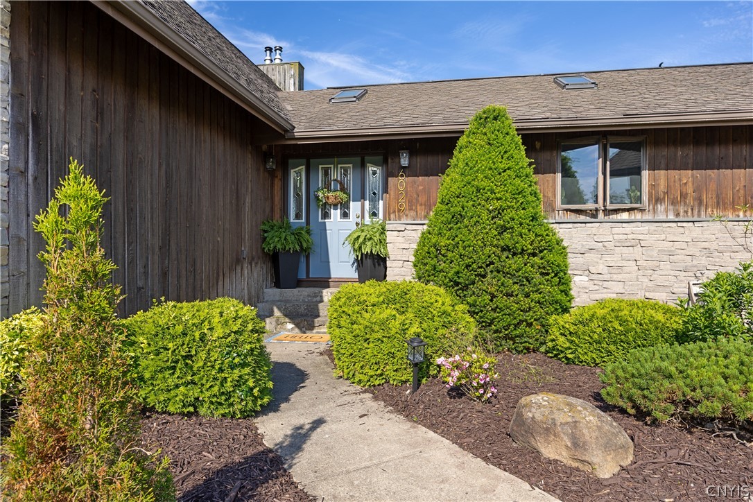 6029 Devoe Road Camillus, NY 13031 - Photo 6 of 35
