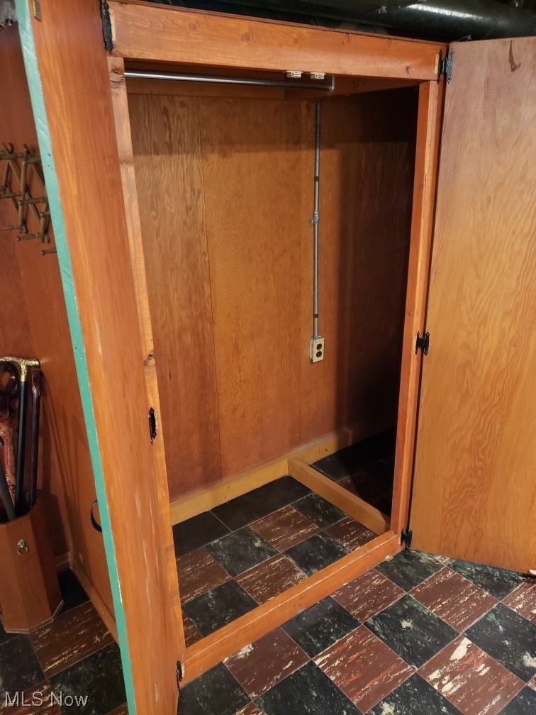 26585 Cook Road Olmsted Falls, OH 44138 - Photo 27 of 34 Additional storage!