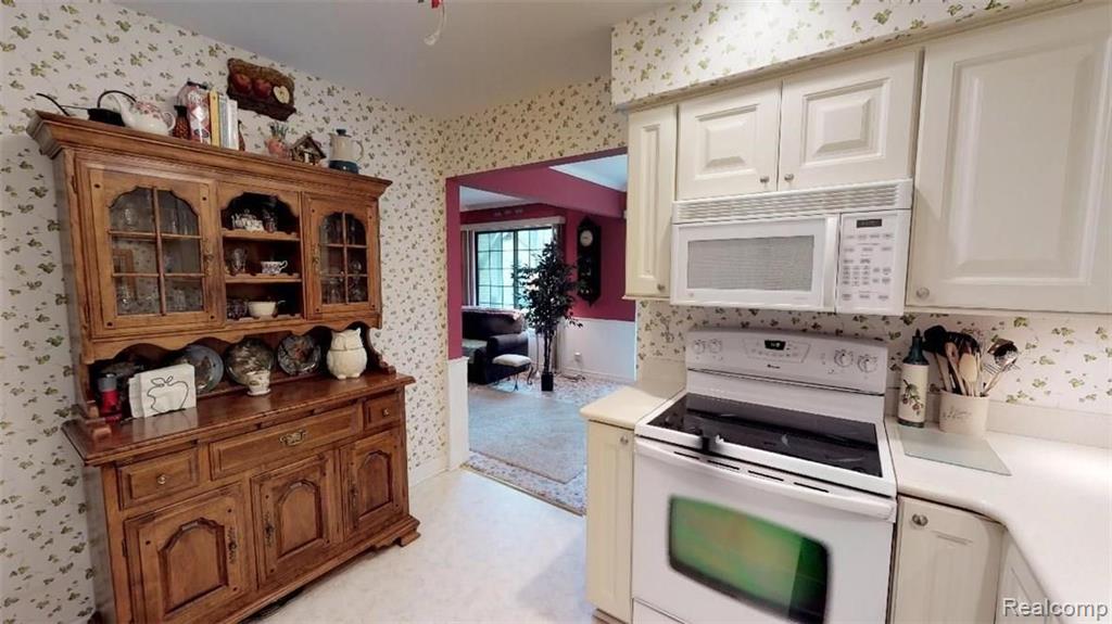 1836 Streamedge Court, Unit 25 Rochester Hills, MI 48309 - Photo 16 of 33