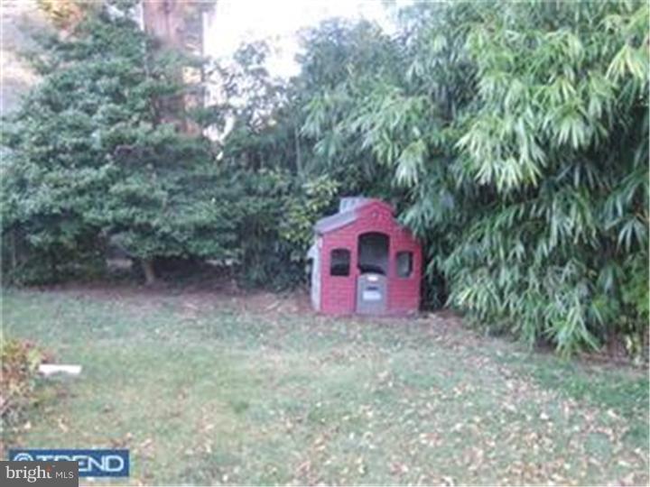 211 Earlington Road Havertown, PA 19083 - Photo 15 of 18