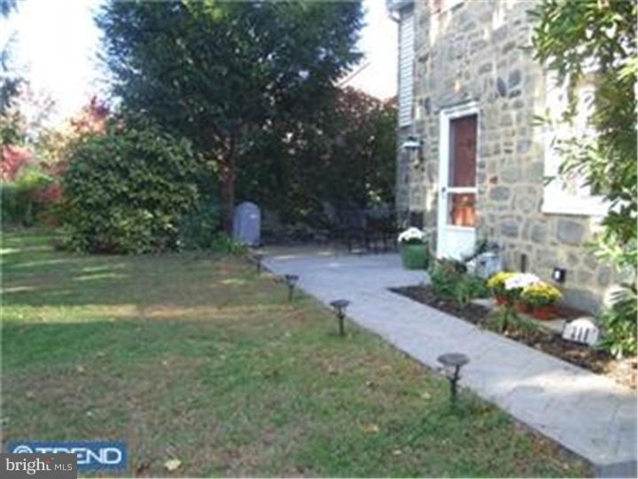 211 Earlington Road Havertown, PA 19083 - Photo 3 of 18