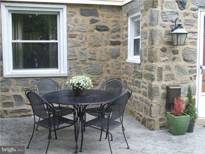 211 Earlington Road Havertown, PA 19083 - Photo 4 of 18