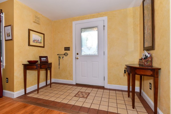 28 Glen Road Westwood, MA 02090 - Photo 4 of 28 Gallery Image 4