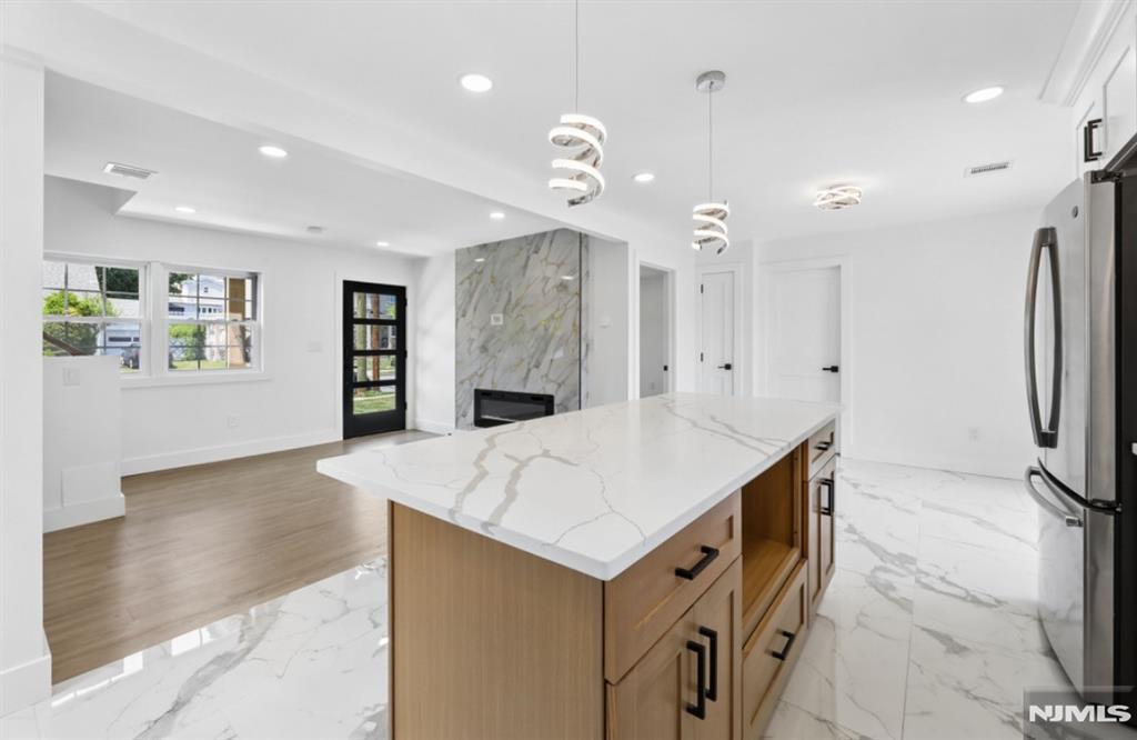 8 Annette Terrace Lodi, NJ 07644 - Photo 4 of 20