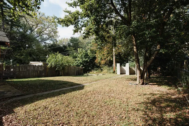 $1,525 | 714 Helmholz Avenue, Unit 2, Waukegan, IL 60085