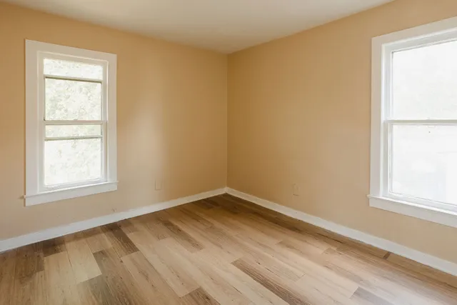 $1,525 | 714 Helmholz Avenue, Unit 2, Waukegan, IL 60085