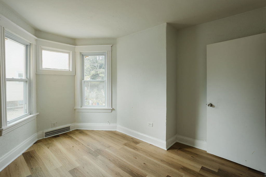 714 Helmholz Avenue, Unit 2 Waukegan, IL 60085 - Photo 3 of 21