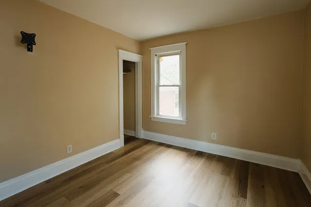 $1,425 | 714 Helmholz Avenue, Unit 2, Waukegan, IL 60085