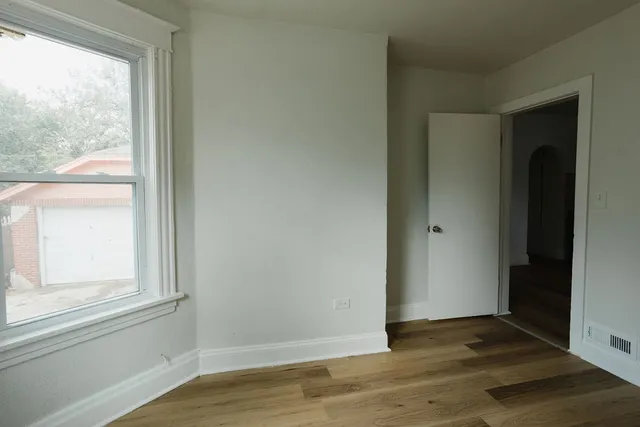 $1,525 | 714 Helmholz Avenue, Unit 2, Waukegan, IL 60085