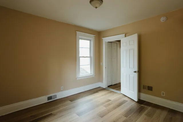 $1,425 | 714 Helmholz Avenue, Unit 2, Waukegan, IL 60085