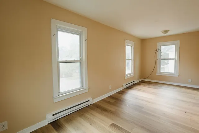 $1,525 | 714 Helmholz Avenue, Unit 2, Waukegan, IL 60085