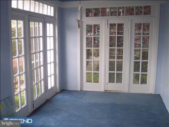 517 Midvale Road Upper Darby, PA 19082 - Photo 2 of 5 Family Room