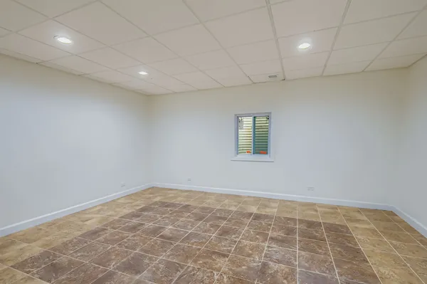an empty room with a empty space