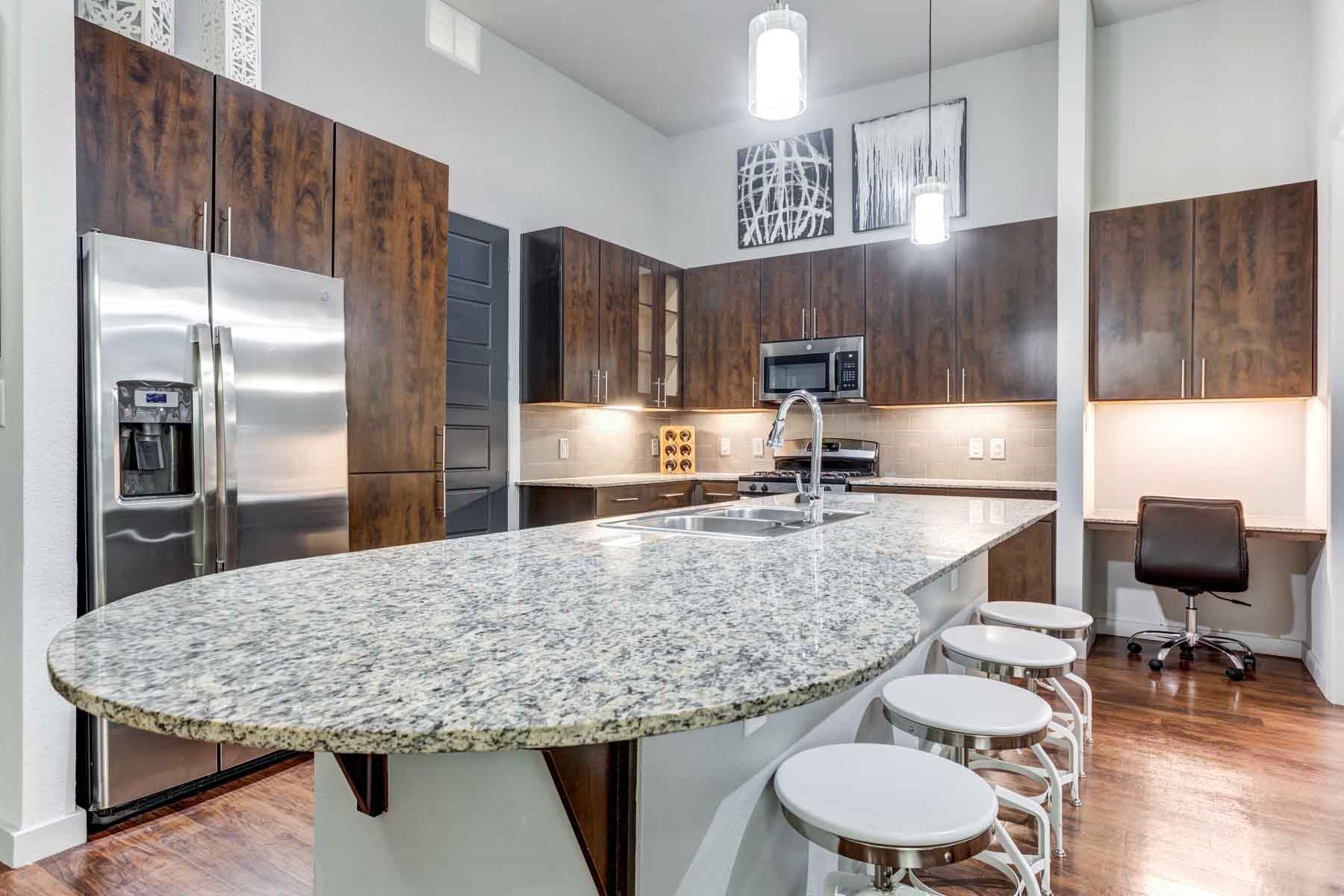 2525 McCue Road, Unit 434 Houston, TX 77056 - Photo 2 of 14