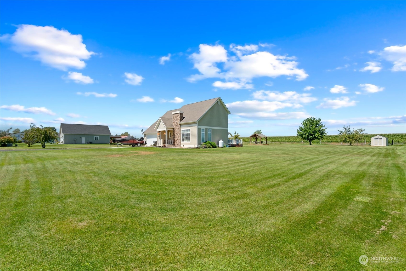 8184 2.4 Road Northeast Moses Lake, WA 98837 - Photo 1 of 35 Gallery Image 1