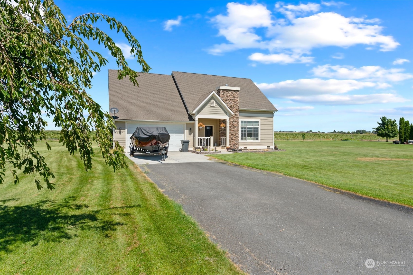 8184 2.4 Road Northeast Moses Lake, WA 98837 - Photo 3 of 35 Gallery Image 3