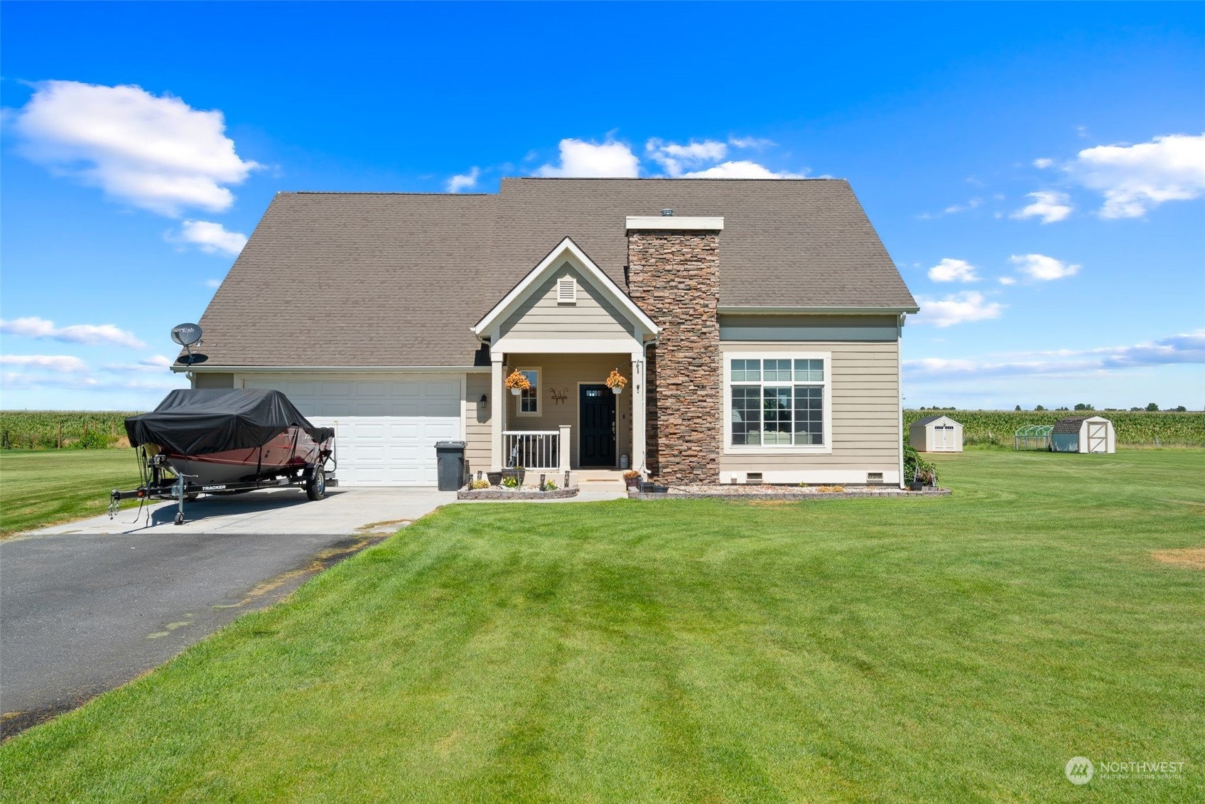 8184 2.4 Road Northeast Moses Lake, WA 98837 - Photo 4 of 35 Gallery Image 4