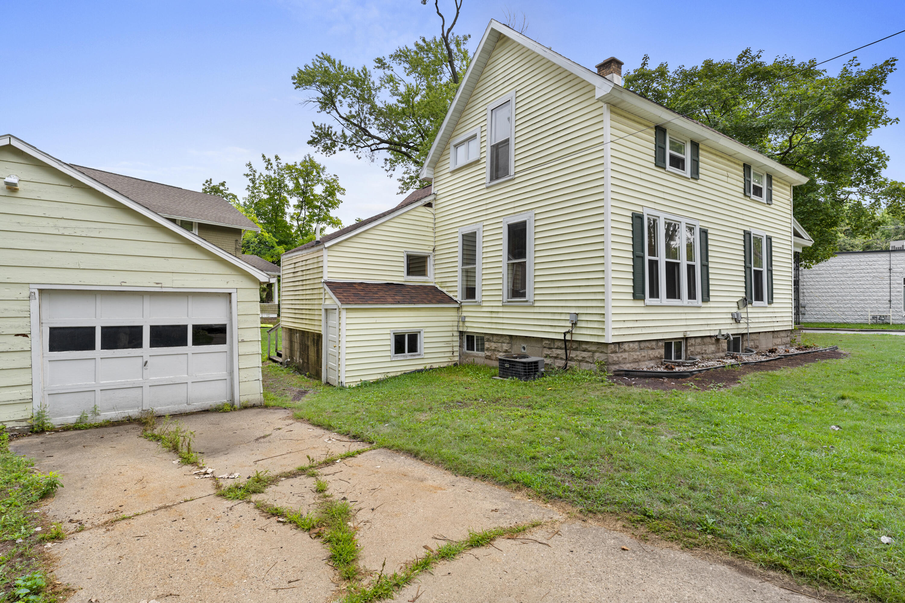 1016 East Vine Street Appleton, WI 54911 - Photo 40 of 46 009-1016EastVineStreet-Appleton-WI-54911