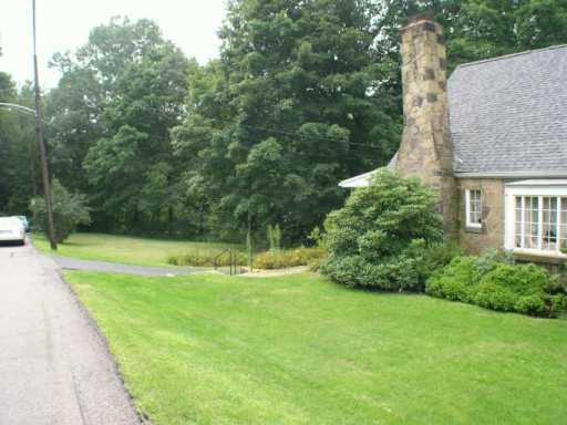 190 Spring Grove Road Penn Hills, PA 15235 - Photo 4 of 5 Gallery Image 4