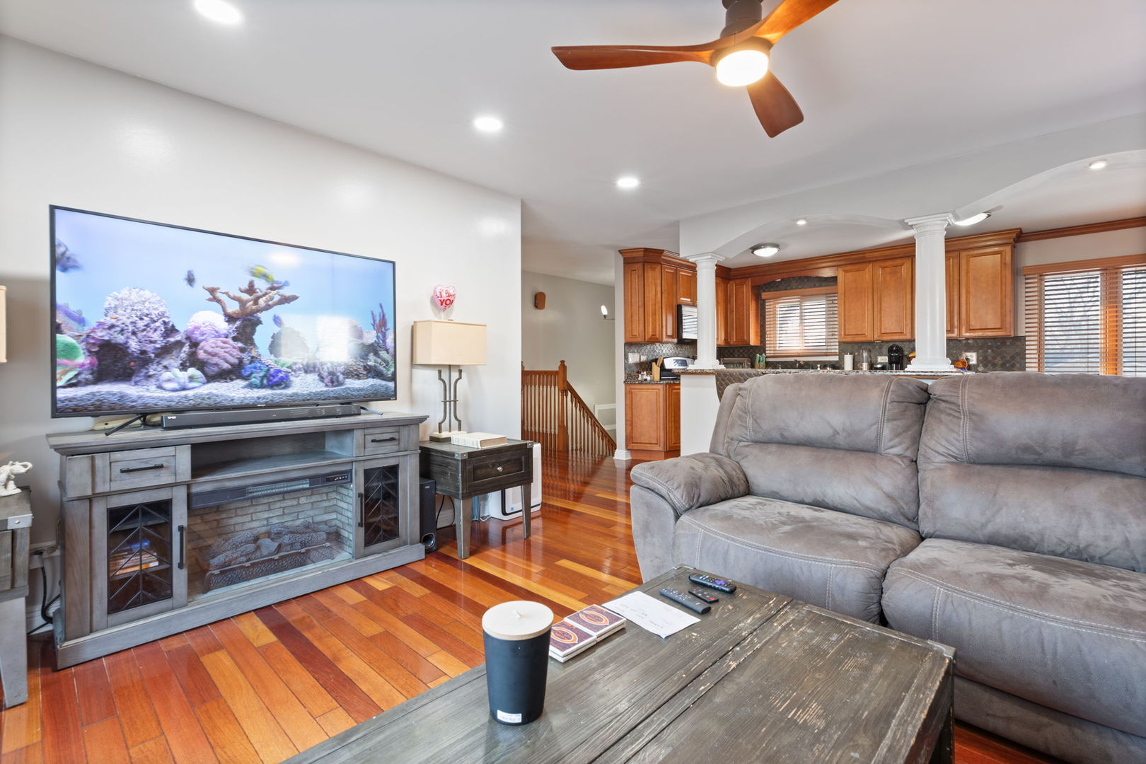 124 South Pinecrest Road Bolingbrook, IL 60440 - Photo 3 of 21