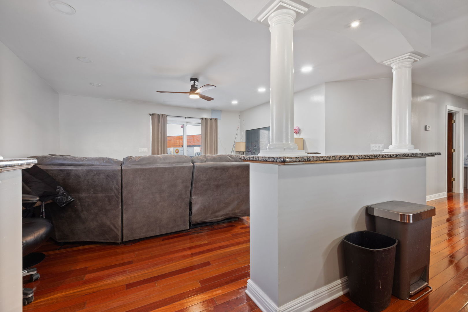 124 South Pinecrest Road Bolingbrook, IL 60440 - Photo 4 of 21