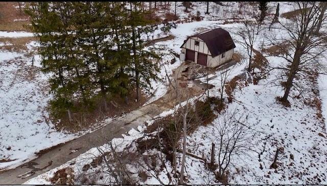 275 Old Scales Road Washington, PA 15301 - Photo 3 of 11 a backyard of a house