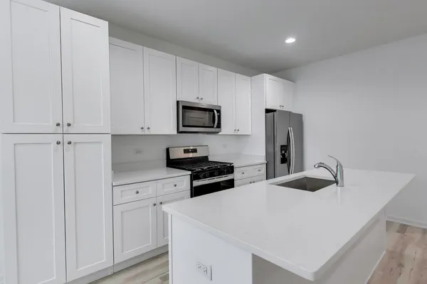 $2,600 | 1234 Gillespie Lane, Unit 1234, Yorkville, IL 60560